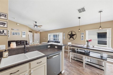 House in Land O' Lakes, Florida 2 bedrooms, 124.58 sq.m. № 2210071 - photo 10