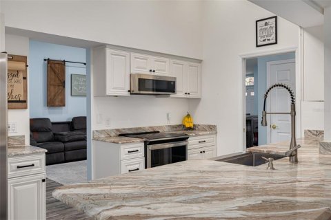 House in Trinity, Florida 2 bedrooms, 149.48 sq.m. № 1903959 - photo 3
