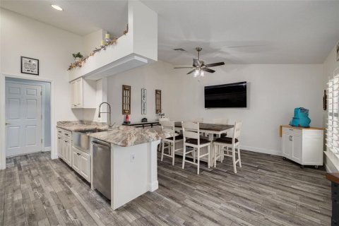 House in Trinity, Florida 2 bedrooms, 149.48 sq.m. № 1903959 - photo 6