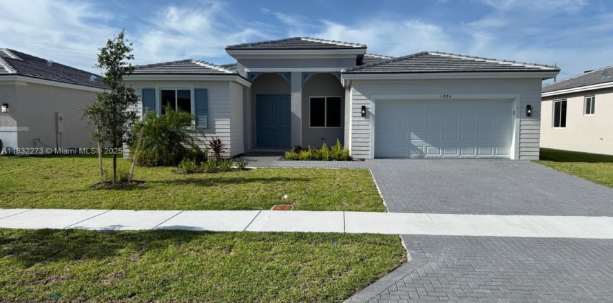 House in Homestead, Florida 5 bedrooms, 239.97 sq.m. № 1821979