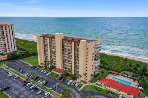 Condo in Hutchinson Island South, Florida, 2 bedrooms  № 1011549 - photo 1