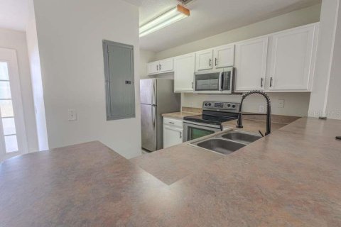 Townhouse in Kissimmee, Florida 2 bedrooms, 108.05 sq.m. № 2211860 - photo 3