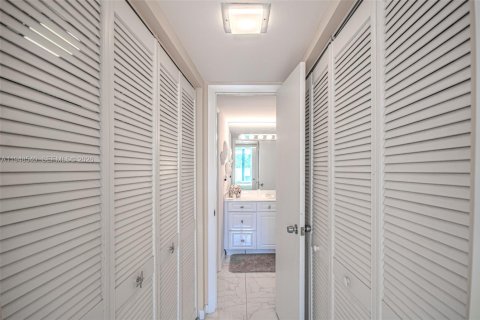 Copropriété à vendre à South Palm Beach, Floride: 2 chambres, 131.64 m2 № 2004496 - photo 24