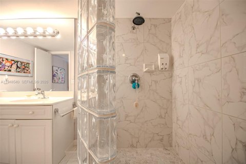 Copropriété à vendre à South Palm Beach, Floride: 2 chambres, 131.64 m2 № 2004496 - photo 18