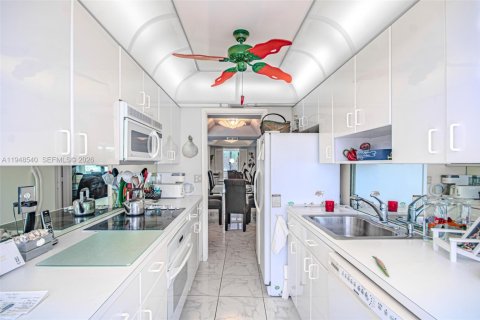 Copropriété à vendre à South Palm Beach, Floride: 2 chambres, 131.64 m2 № 2004496 - photo 13