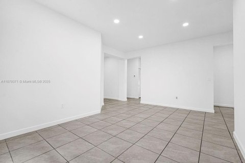 Villa ou maison à vendre à Miami, Floride: 4 chambres, 173.73 m2 № 1931891 - photo 28