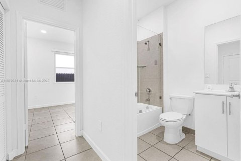 Villa ou maison à vendre à Miami, Floride: 4 chambres, 173.73 m2 № 1931891 - photo 25