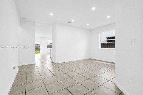 Villa ou maison à vendre à Miami, Floride: 4 chambres, 173.73 m2 № 1931891 - photo 24