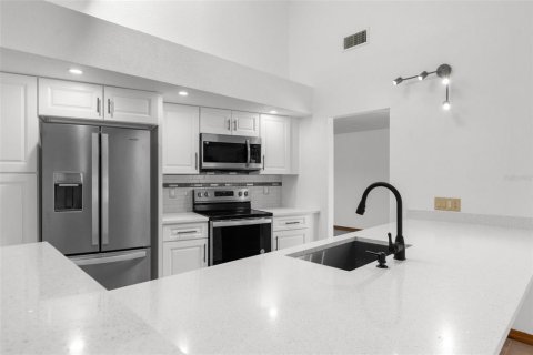 House in Spring Hill, Florida 3 bedrooms, 170.57 sq.m. № 1538970 - photo 3