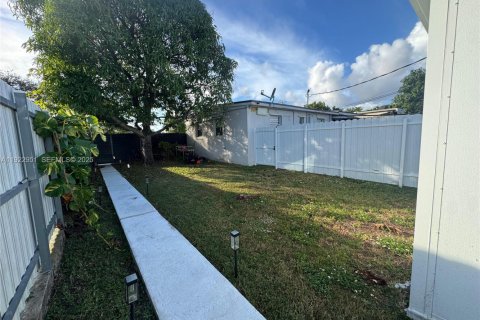 Immobilier commercial à louer à Miami, Floride: 1 chambre, 97.27 m2 № 1976628 - photo 7