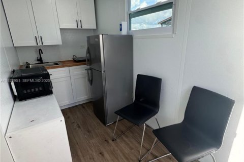 Immobilier commercial à louer à Miami, Floride: 1 chambre, 97.27 m2 № 1976628 - photo 17