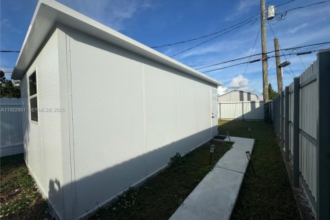 Immobilier commercial à louer à Miami, Floride: 1 chambre, 97.27 m2 № 1976628 - photo 8