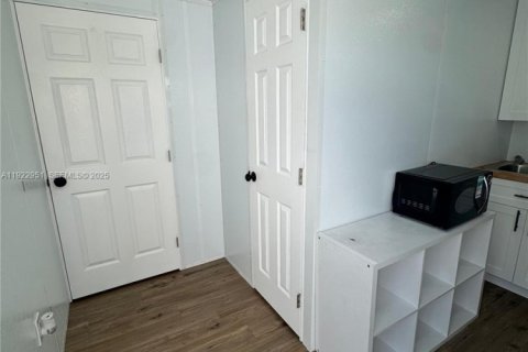 Immobilier commercial à louer à Miami, Floride: 1 chambre, 97.27 m2 № 1976628 - photo 15