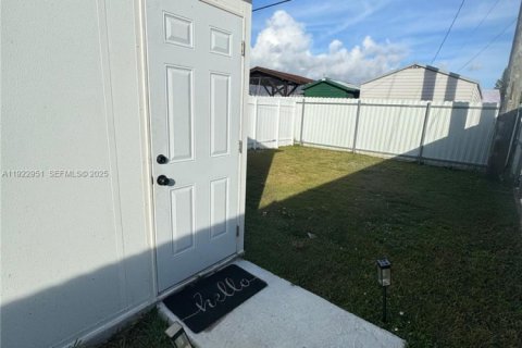 Immobilier commercial à louer à Miami, Floride: 1 chambre, 97.27 m2 № 1976628 - photo 9