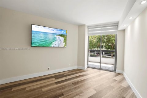 Condo in Aventura, Florida, 2 bedrooms № 1959422 - photo 18