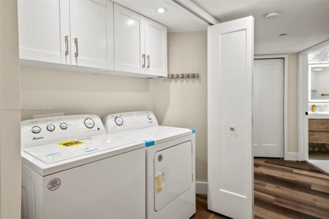 Condo in Aventura, Florida, 2 bedrooms № 1959422 - photo 23