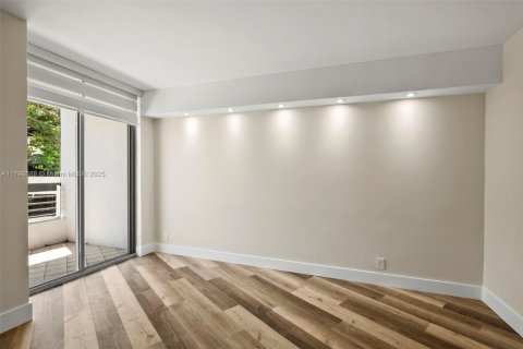 Condo in Aventura, Florida, 2 bedrooms № 1959422 - photo 19