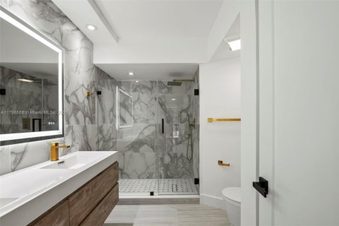 Condo in Aventura, Florida, 2 bedrooms № 1959422 - photo 22