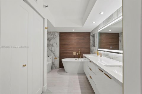 Condo in Aventura, Florida, 2 bedrooms № 1959422 - photo 15