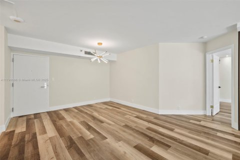 Condo in Aventura, Florida, 2 bedrooms № 1959422 - photo 6