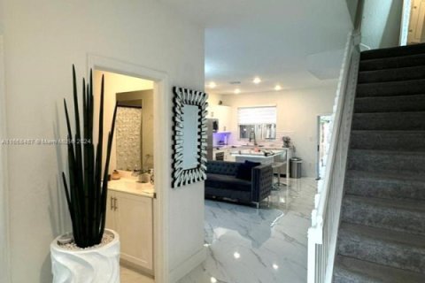 Townhouse in Homestead, Florida 3 bedrooms, 160.07 sq.m. № 1867989 - photo 6