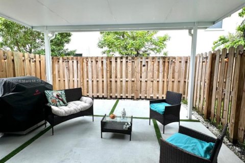 Townhouse in Homestead, Florida 3 bedrooms, 160.07 sq.m. № 1867989 - photo 13
