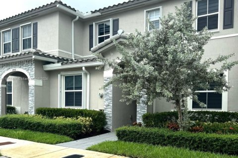 Townhouse in Homestead, Florida 3 bedrooms, 160.07 sq.m. № 1867989 - photo 2