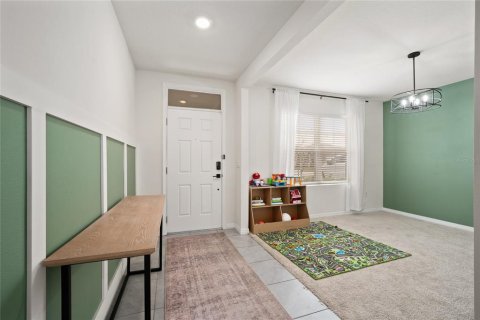 House in Winter Haven, Florida 5 bedrooms, 243.03 sq.m. № 2201229 - photo 5