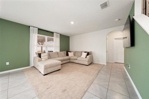House in Winter Haven, Florida 5 bedrooms, 243.03 sq.m. № 2201229 - photo 12