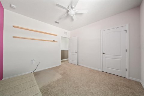 House in Winter Haven, Florida 5 bedrooms, 243.03 sq.m. № 2201229 - photo 25