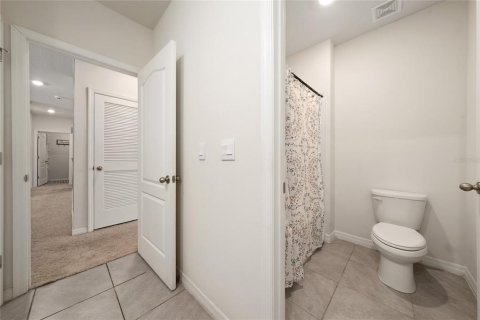 House in Winter Haven, Florida 5 bedrooms, 243.03 sq.m. № 2201229 - photo 30