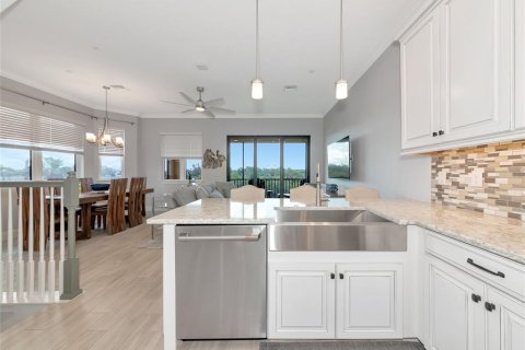 Touwnhouse à vendre à Sarasota, Floride: 4 chambres, 165.18 m2 № 1725188 - photo 12