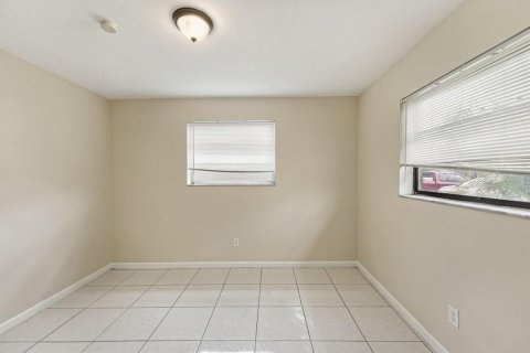 Villa ou maison à vendre à Miami Gardens, Floride: 3 chambres, 119.84 m2 № 2439401 - photo 19