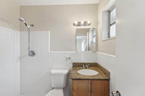 Villa ou maison à vendre à Miami Gardens, Floride: 3 chambres, 119.84 m2 № 2439401 - photo 24