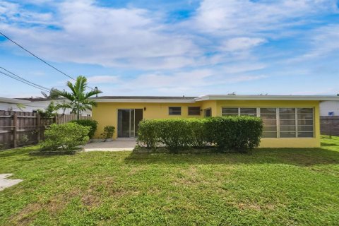 Villa ou maison à vendre à Miami Gardens, Floride: 3 chambres, 119.84 m2 № 2439401 - photo 29