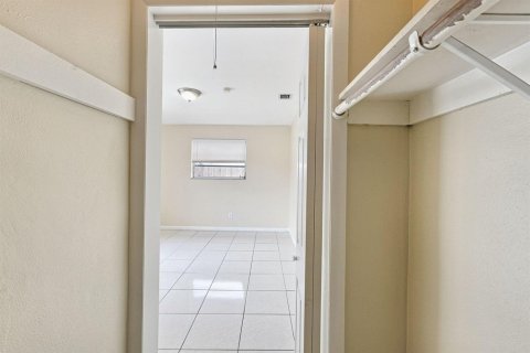Villa ou maison à vendre à Miami Gardens, Floride: 3 chambres, 119.84 m2 № 2439401 - photo 23