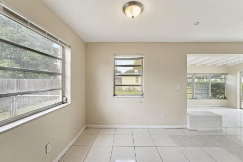 Villa ou maison à vendre à Miami Gardens, Floride: 3 chambres, 119.84 m2 № 2439401 - photo 16