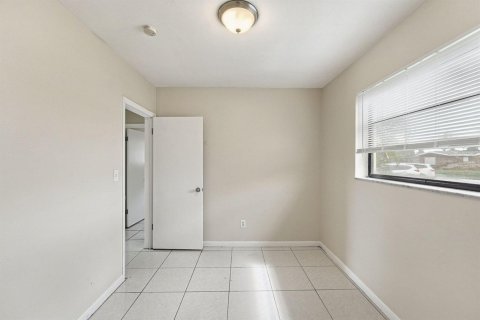 Villa ou maison à vendre à Miami Gardens, Floride: 3 chambres, 119.84 m2 № 2439401 - photo 21