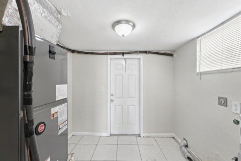 Villa ou maison à vendre à Miami Gardens, Floride: 3 chambres, 119.84 m2 № 2439401 - photo 27
