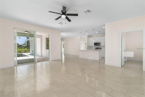 Villa ou maison à vendre à Rotonda, Floride: 3 chambres, 164.16 m2 № 2419828 - photo 21