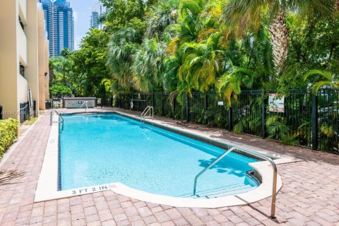 Copropriété à vendre à Sunny Isles Beach, Floride: 2 chambres, 95.13 m2 № 2036567 - photo 25