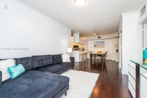 Copropriété à vendre à Sunny Isles Beach, Floride: 2 chambres, 95.13 m2 № 2036567 - photo 11