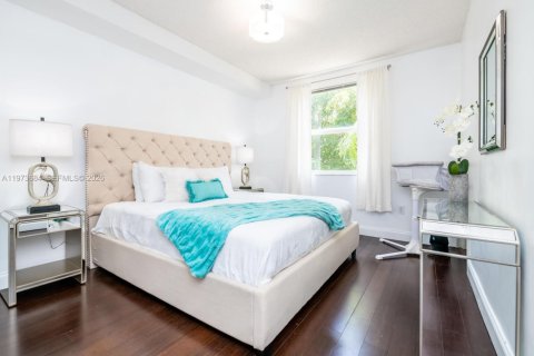 Copropriété à vendre à Sunny Isles Beach, Floride: 2 chambres, 95.13 m2 № 2036567 - photo 12