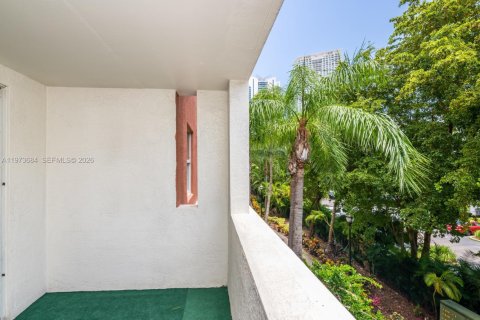 Copropriété à vendre à Sunny Isles Beach, Floride: 2 chambres, 95.13 m2 № 2036567 - photo 17