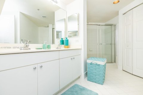 Copropriété à vendre à Sunny Isles Beach, Floride: 2 chambres, 95.13 m2 № 2036567 - photo 14