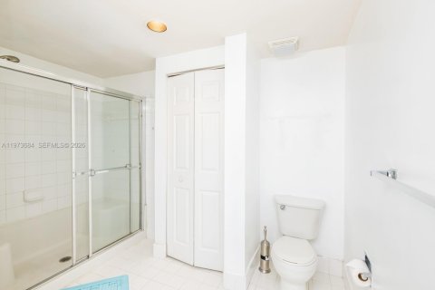 Copropriété à vendre à Sunny Isles Beach, Floride: 2 chambres, 95.13 m2 № 2036567 - photo 15
