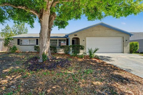 Villa ou maison à vendre à New Port Richey, Floride: 3 chambres, 148.18 m2 № 2350385 - photo 2