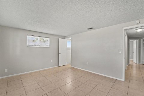 Villa ou maison à vendre à New Port Richey, Floride: 3 chambres, 148.18 m2 № 2350385 - photo 23