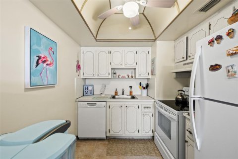 Condo in Rotonda, Florida, 1 bedroom  № 1302897 - photo 8