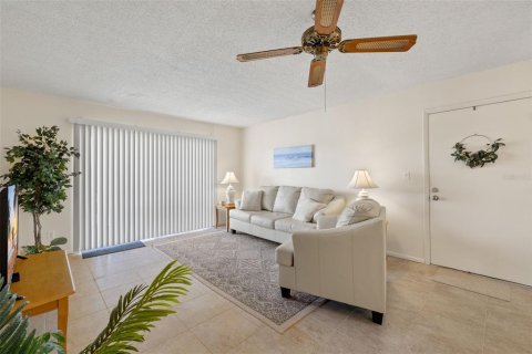 Condo in Rotonda, Florida, 1 bedroom  № 1302897 - photo 5